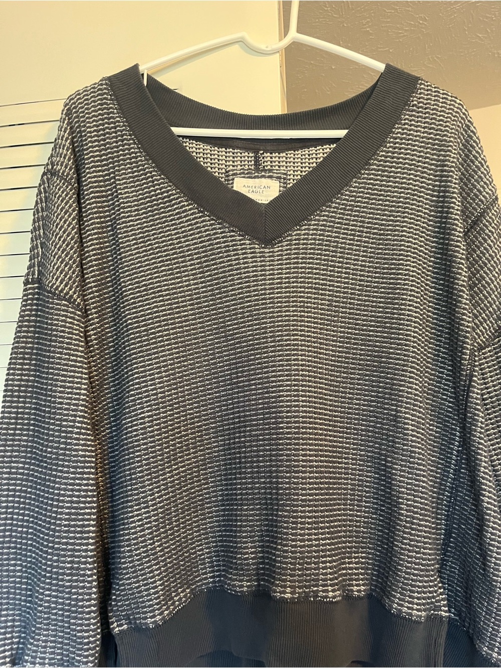 American Eagle Outfitters Women’s Blue V-Neck Waffle Knit Sweater